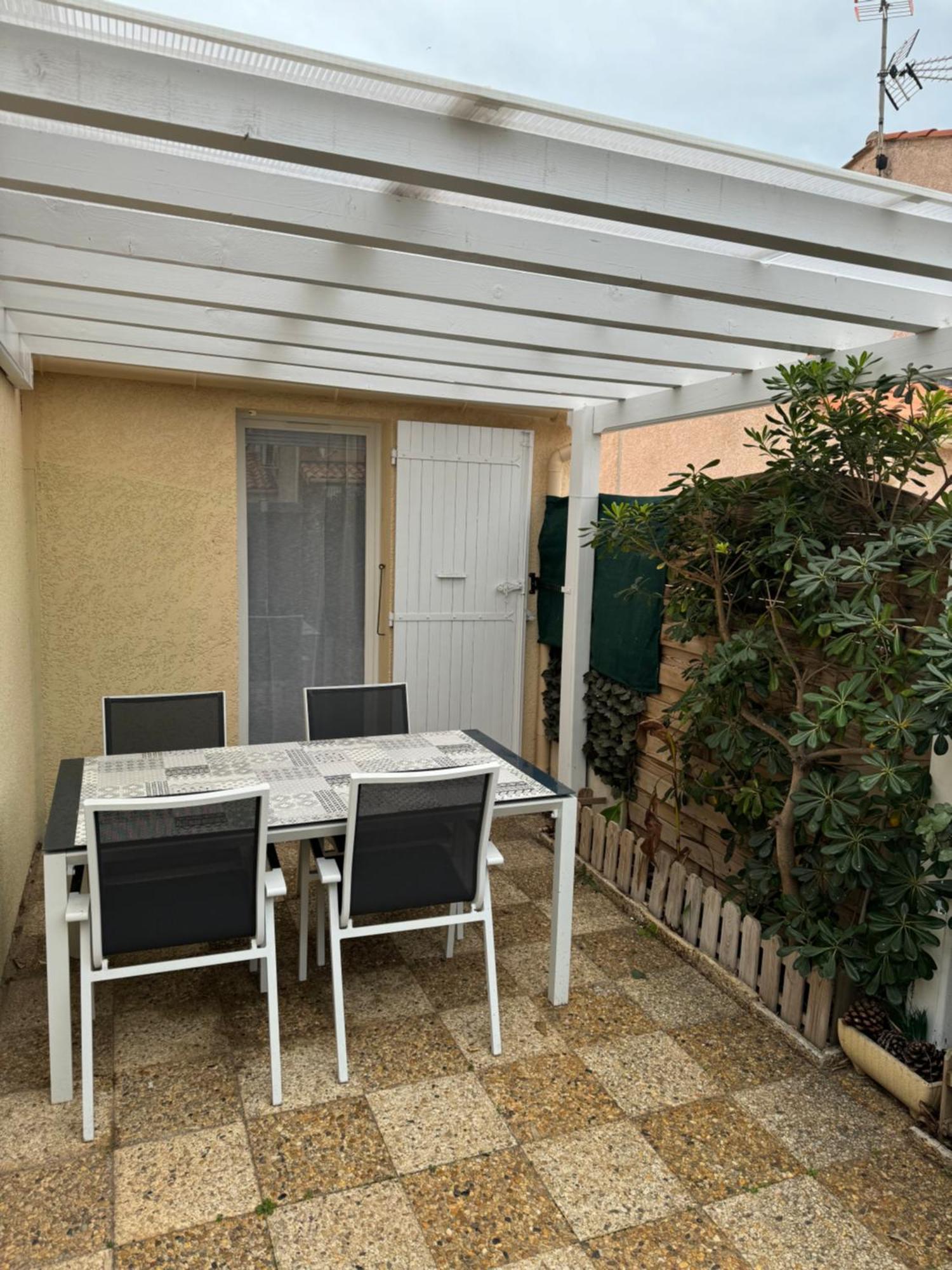 Maison Tout Confort, Bord De Mer Avec Parking Prive Gruissan Exterior photo